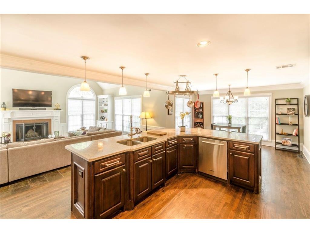 10630 Shallowford Road, Roswell, GA 30075