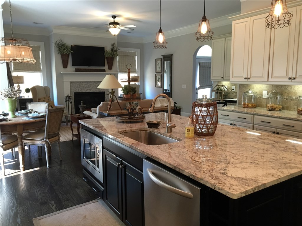 15 Crosscrabble Place, Roswell, GA 30075