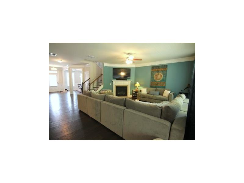1240 Roswell Manor Circle, Roswell, United States 30076