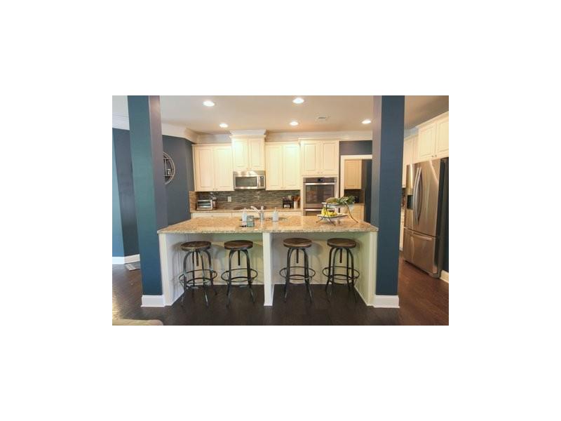 1240 Roswell Manor Circle, Roswell, United States 30076