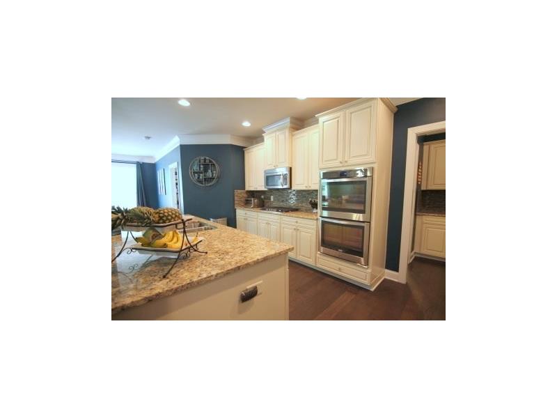 1240 Roswell Manor Circle, Roswell, United States 30076