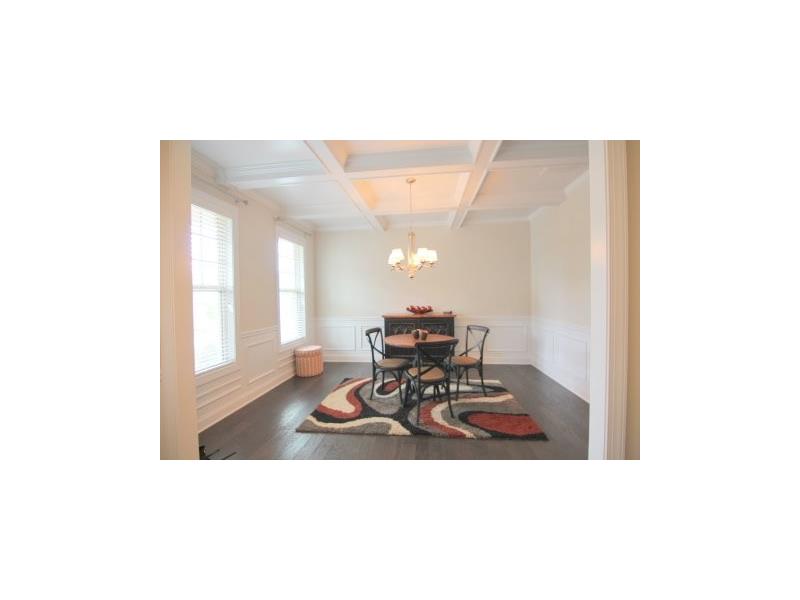 1240 Roswell Manor Circle, Roswell, United States 30076