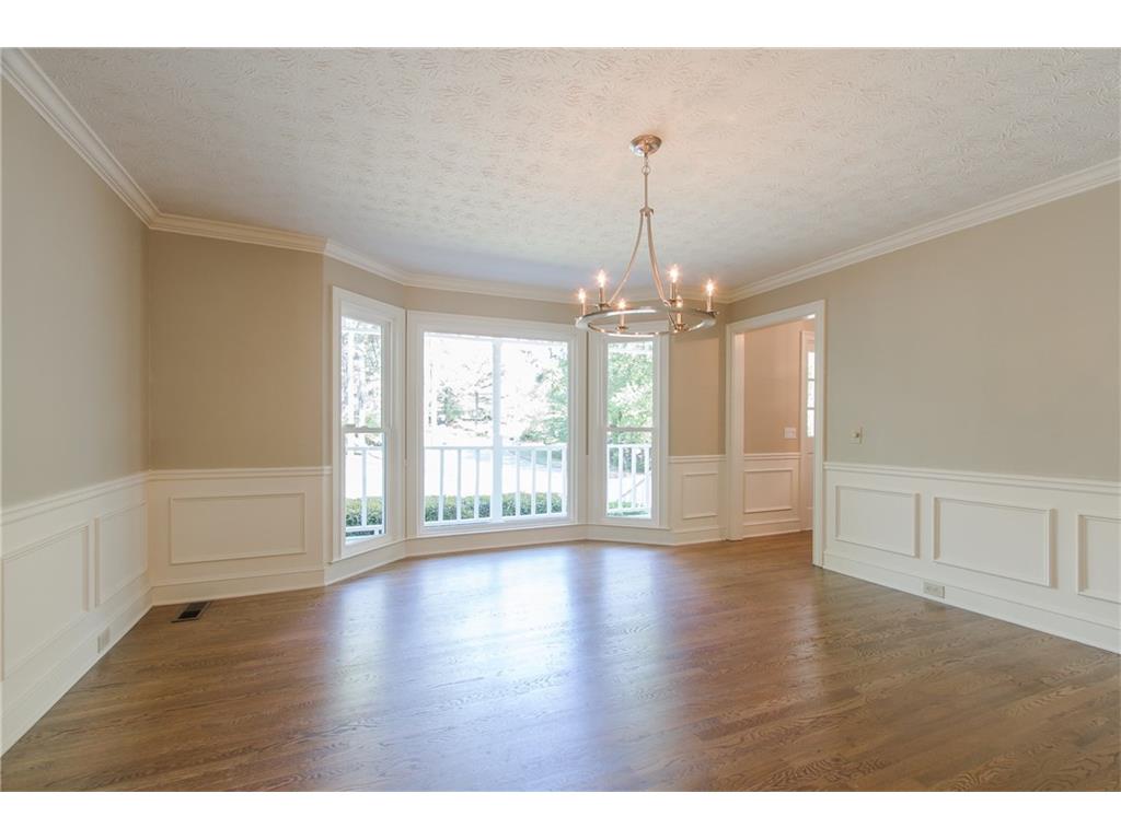 9990 Fairway Village Drive, Roswell, GA 30076