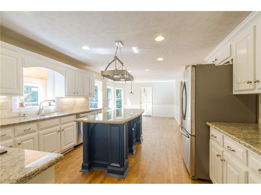 9990 Fairway Village Drive, Roswell, GA 30076