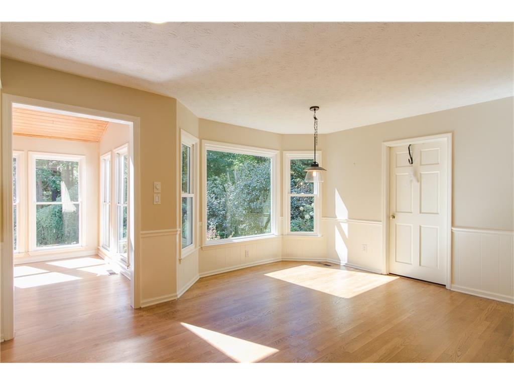 9990 Fairway Village Drive, Roswell, GA 30076