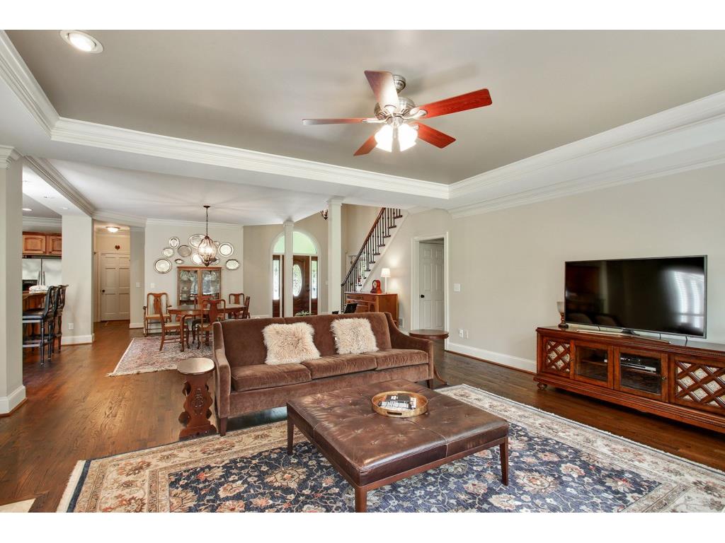 9855 Terrace Lake Point, Roswell, GA 30076