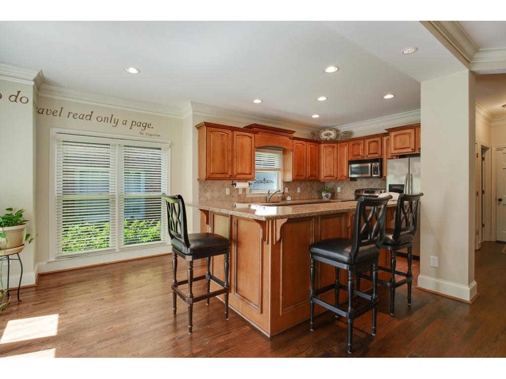 9855 Terrace Lake Point, Roswell, GA 30076