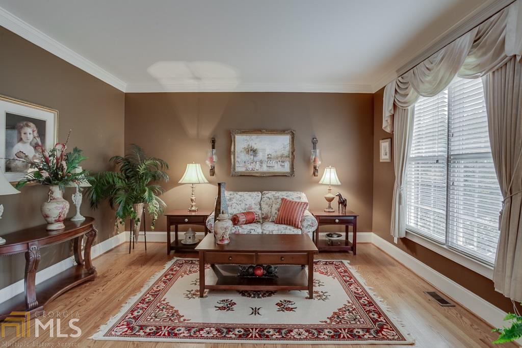1053 Grassmeade Way, Snellville, GA 30078