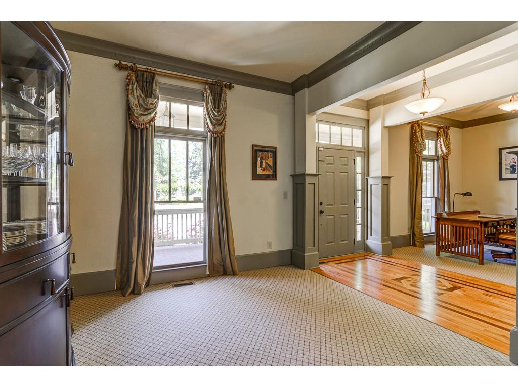 1083 Parkview Place SE, Smyrna, GA 30080