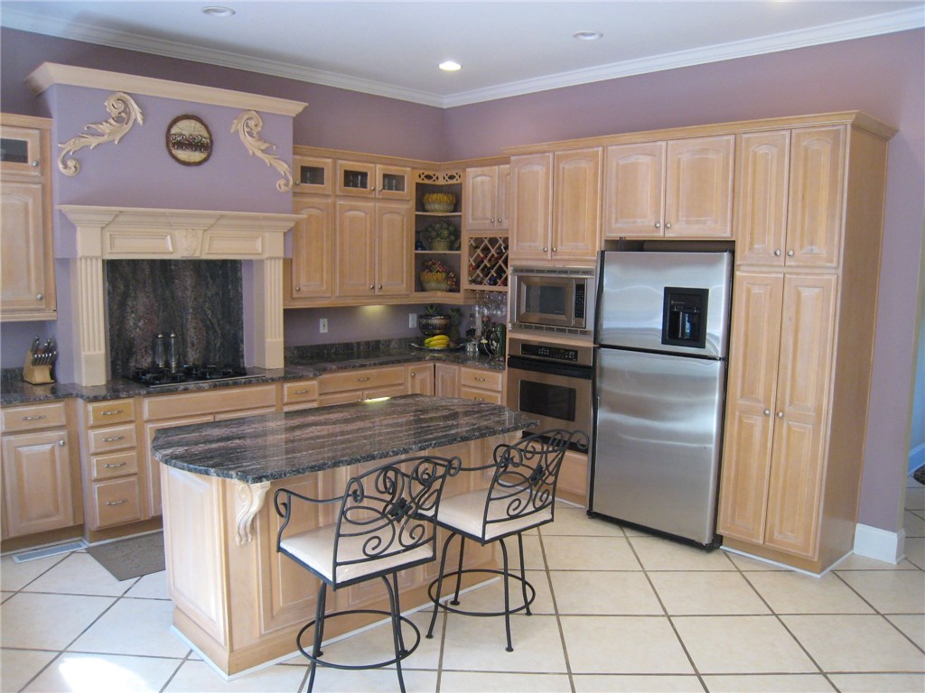 3300 NW Hill Forest Trail NW, Acworth, GA 30101