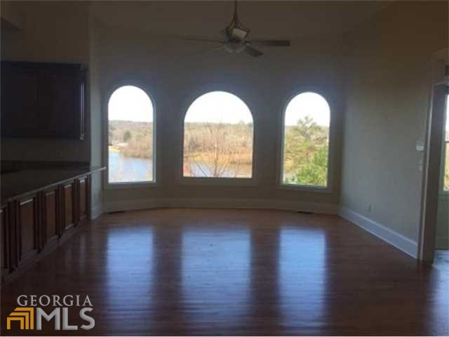560 E Shore Dr, Canton, GA 30114