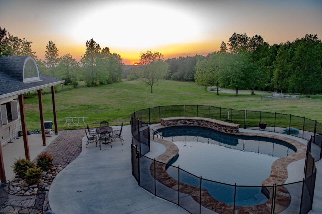 212 Crook Rd, Carrollton, GA 30117