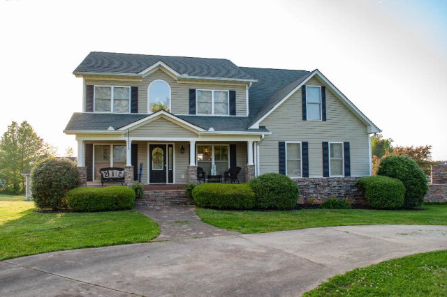 212 Crook Rd, Carrollton, GA 30117