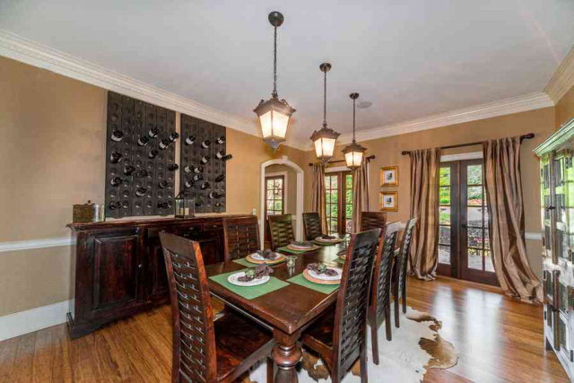 111 Golfview Ct, Carrollton, GA 30117