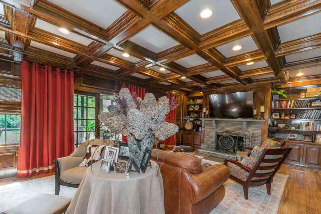 111 Golfview Ct, Carrollton, GA 30117