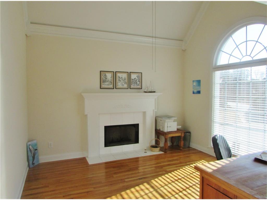 1040 Cockrell Drive NW, Kennesaw, GA 30152