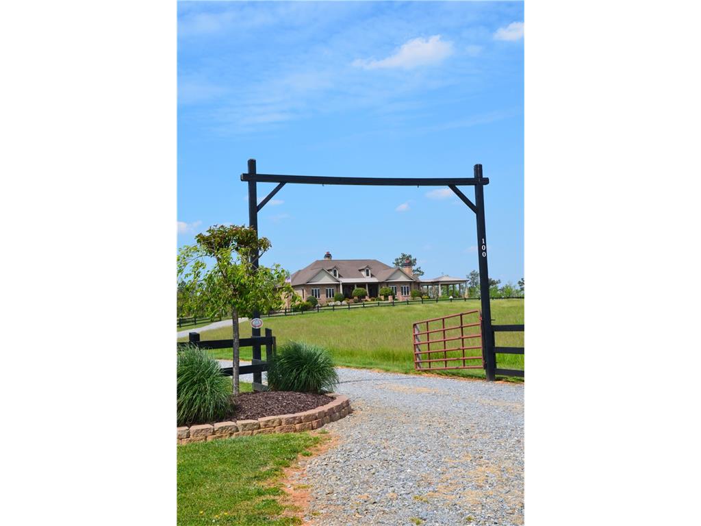100 Bowen Road, White, GA 30184