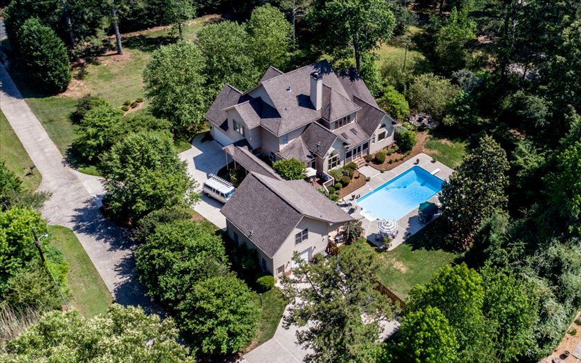 805 DEBBIE LANE, Woodstock, GA 30188