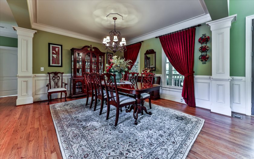 805 DEBBIE LANE, Woodstock, GA 30188