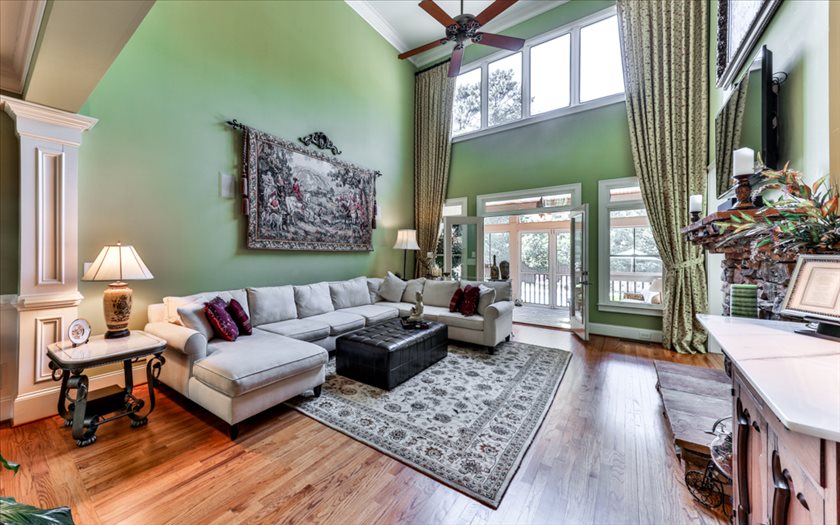 805 DEBBIE LANE, Woodstock, GA 30188