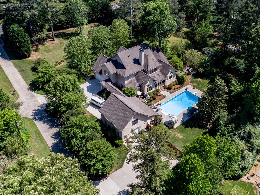 805 Debbie Lane, Woodstock, GA 30188