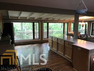 912 Pine Cir, Woodstock, GA 30189