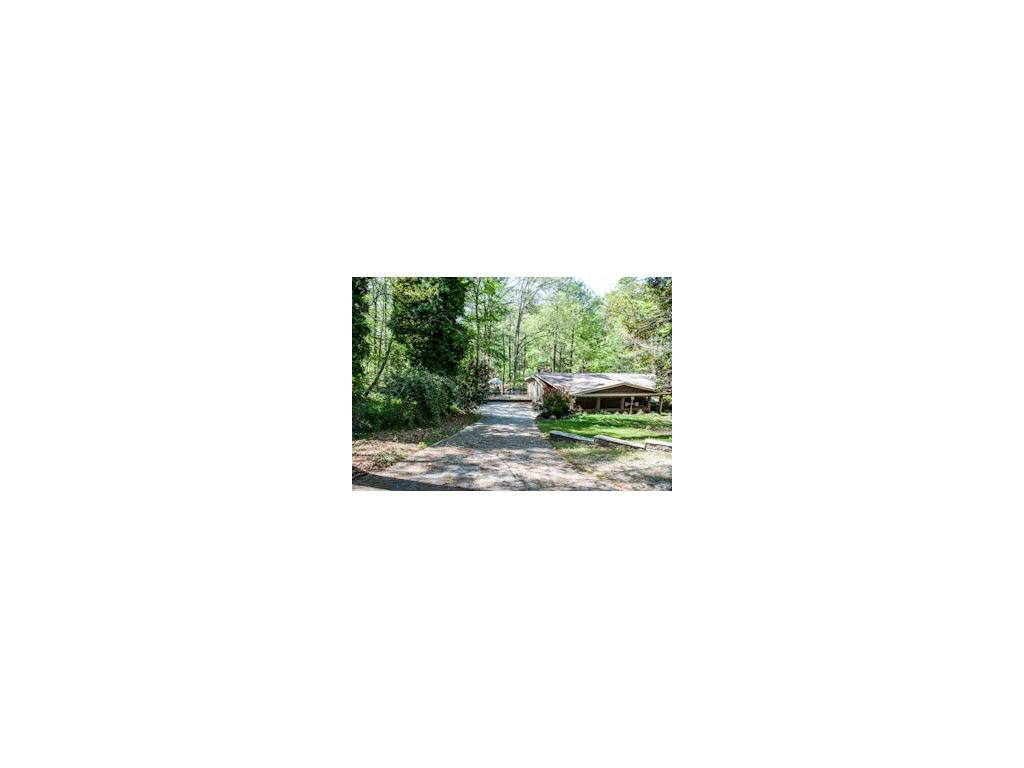 912 Pine Circle, Woodstock, GA 30189