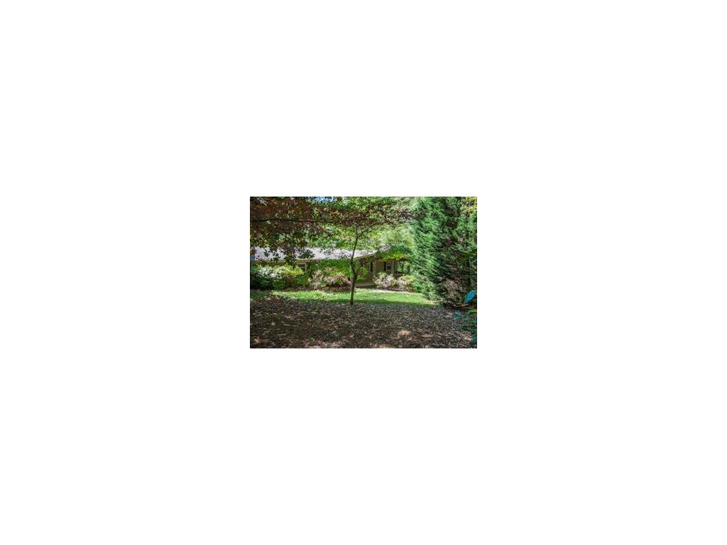 912 Pine Circle, Woodstock, GA 30189