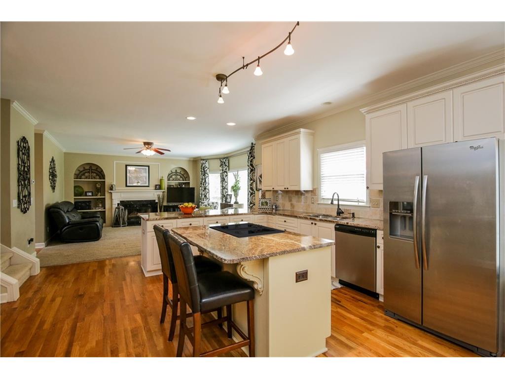 415 Clubview Drive, Woodstock, GA 30189