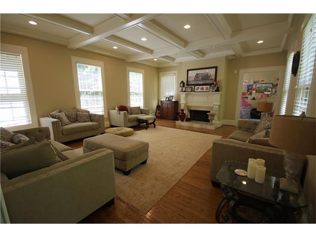 2690 Dellwood Dr, Atlanta, United States 30305