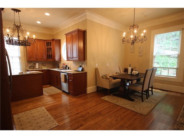 2690 Dellwood Dr, Atlanta, United States 30305