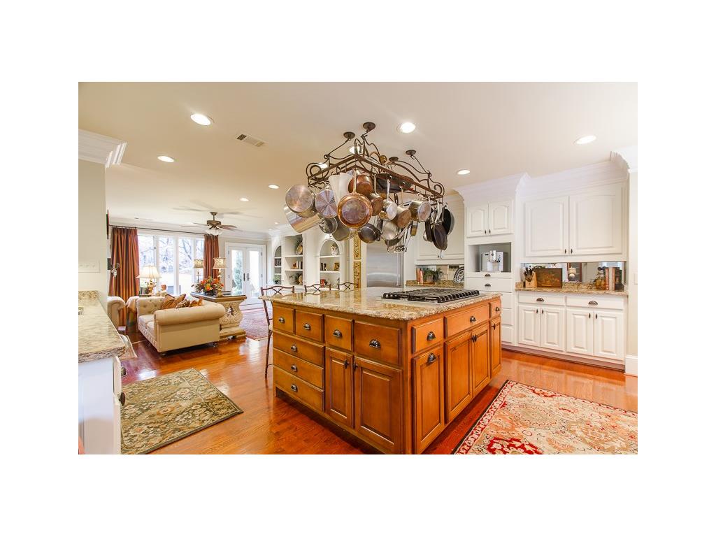2960 Pharr Court South NW, Atlanta, GA 30305