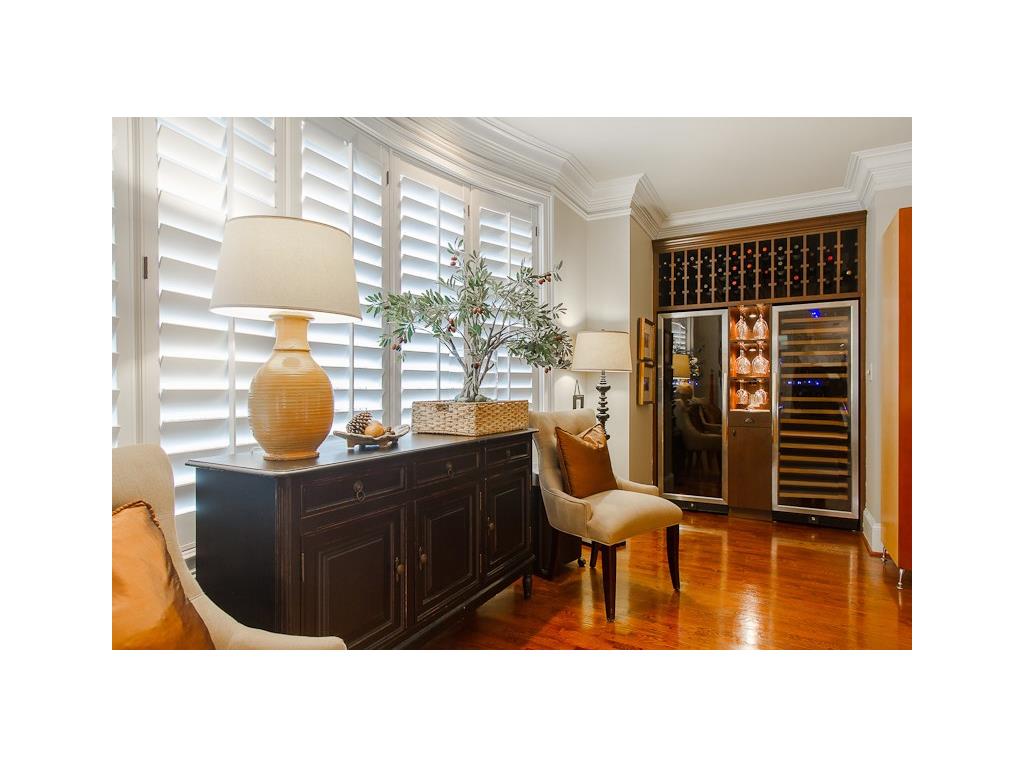 2960 Pharr Court South NW, Atlanta, GA 30305
