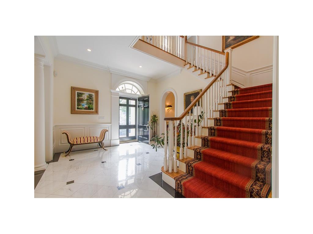 566 ARDEN OAK Court NW, Atlanta, GA 30305