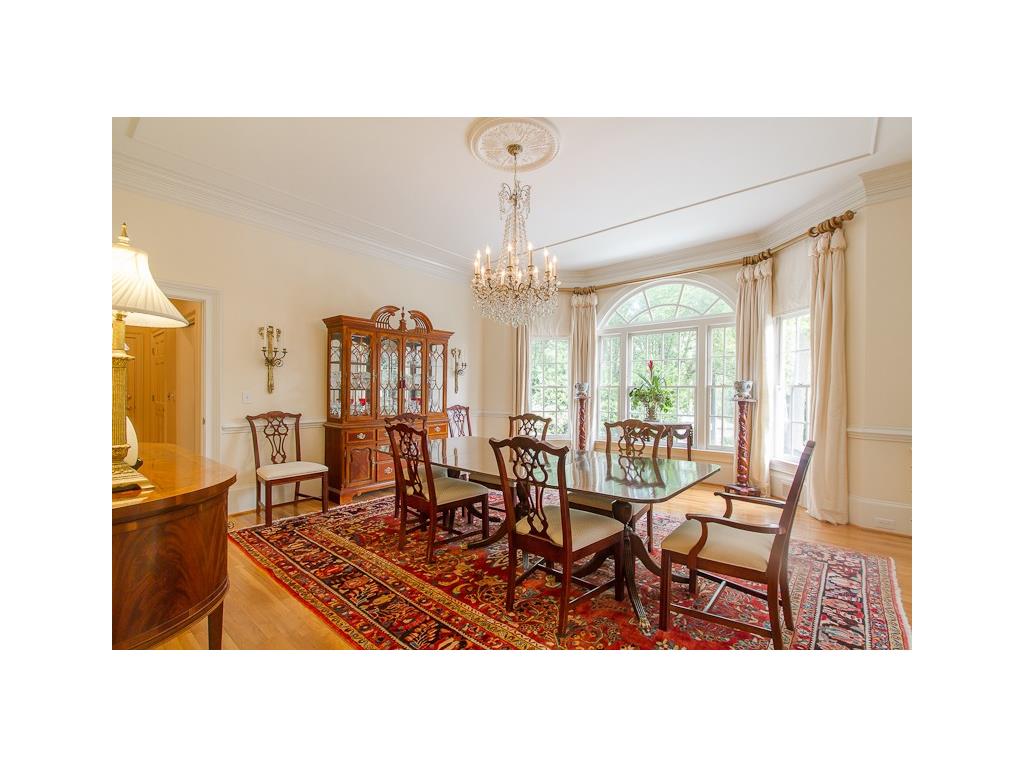 566 ARDEN OAK Court NW, Atlanta, GA 30305