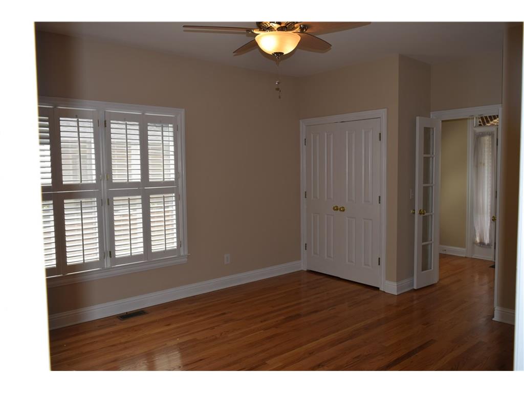 1046 Davis Circle NW, Atlanta, GA 30318