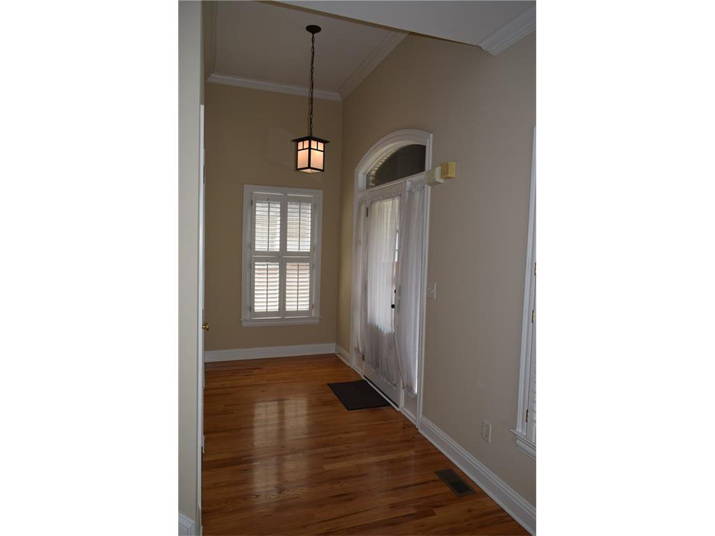 1046 Davis Circle NW, Atlanta, GA 30318