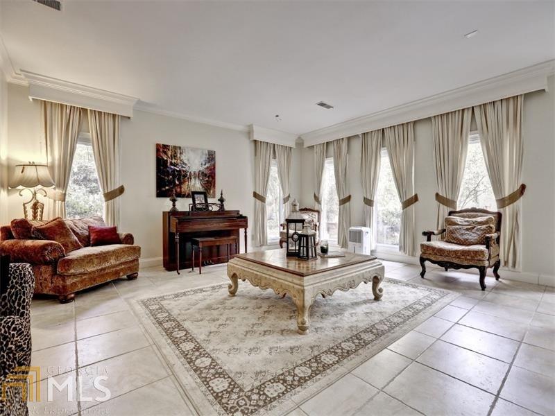 1183 Warrenhall Ln, Brookhaven, GA 30319
