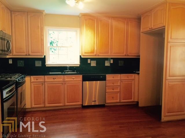 1045 Windsor Pkwy, Sandy Springs, GA 30319