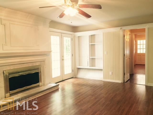 1045 Windsor Pkwy, Sandy Springs, GA 30319