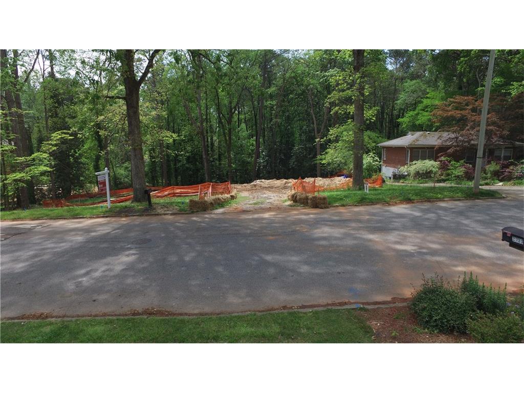 2734 Redding Road NE, Brookhaven, GA 30319