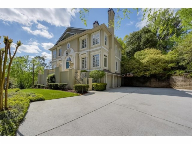 1476 Brook Valley Lane NE, Atlanta, GA 30324