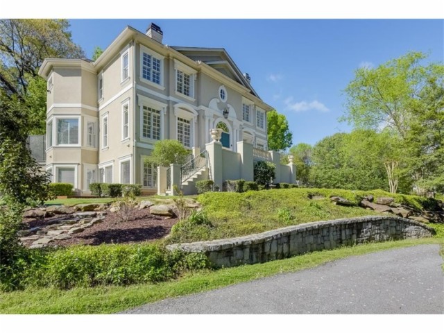 1476 Brook Valley Lane NE, Atlanta, GA 30324