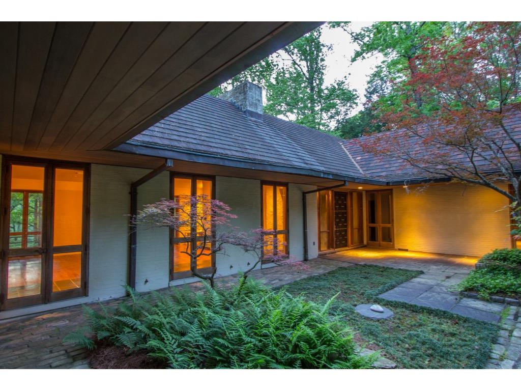 2012 W Paces Ferry Road NW, Atlanta, GA 30327