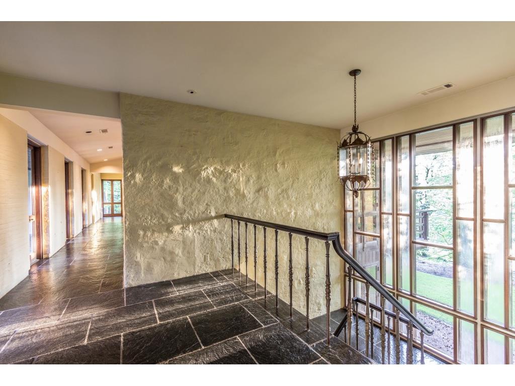 2012 W Paces Ferry Road NW, Atlanta, GA 30327