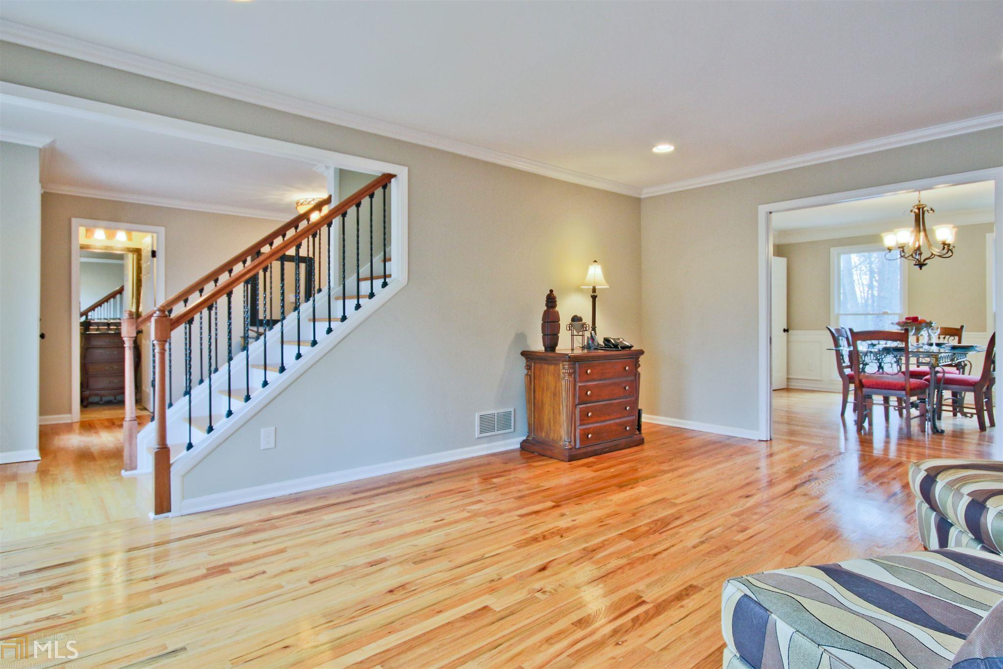 205 Marsh Glen Point, Atlanta, GA 30328