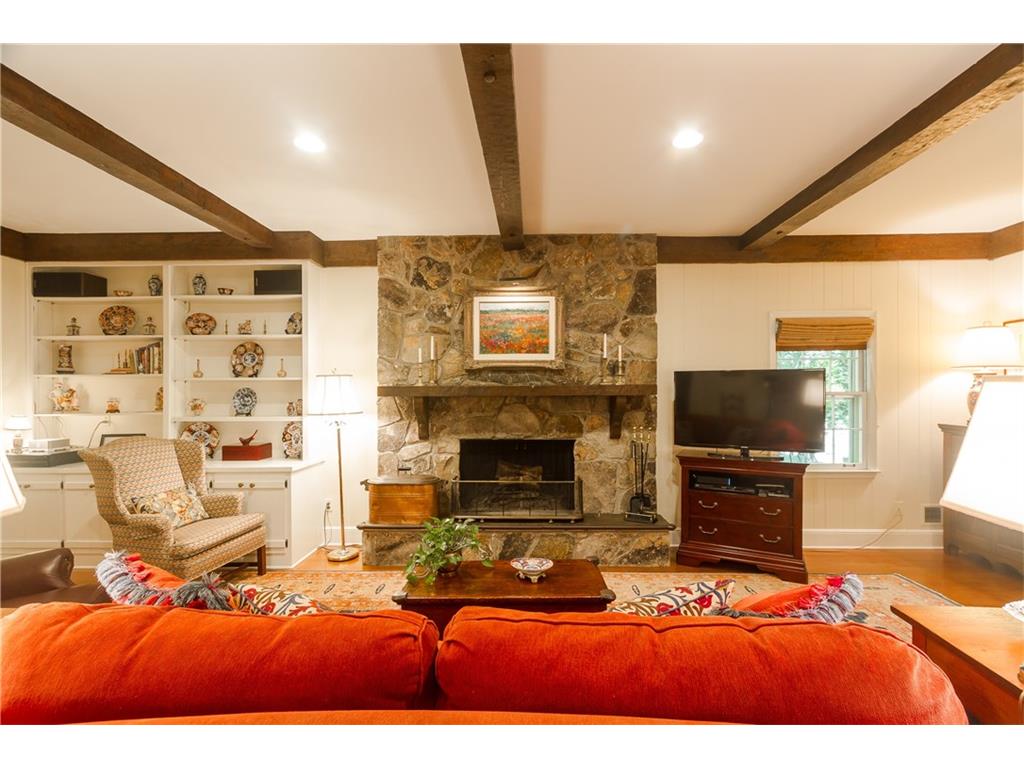 210 Old College Way, Sandy Springs, GA 30328