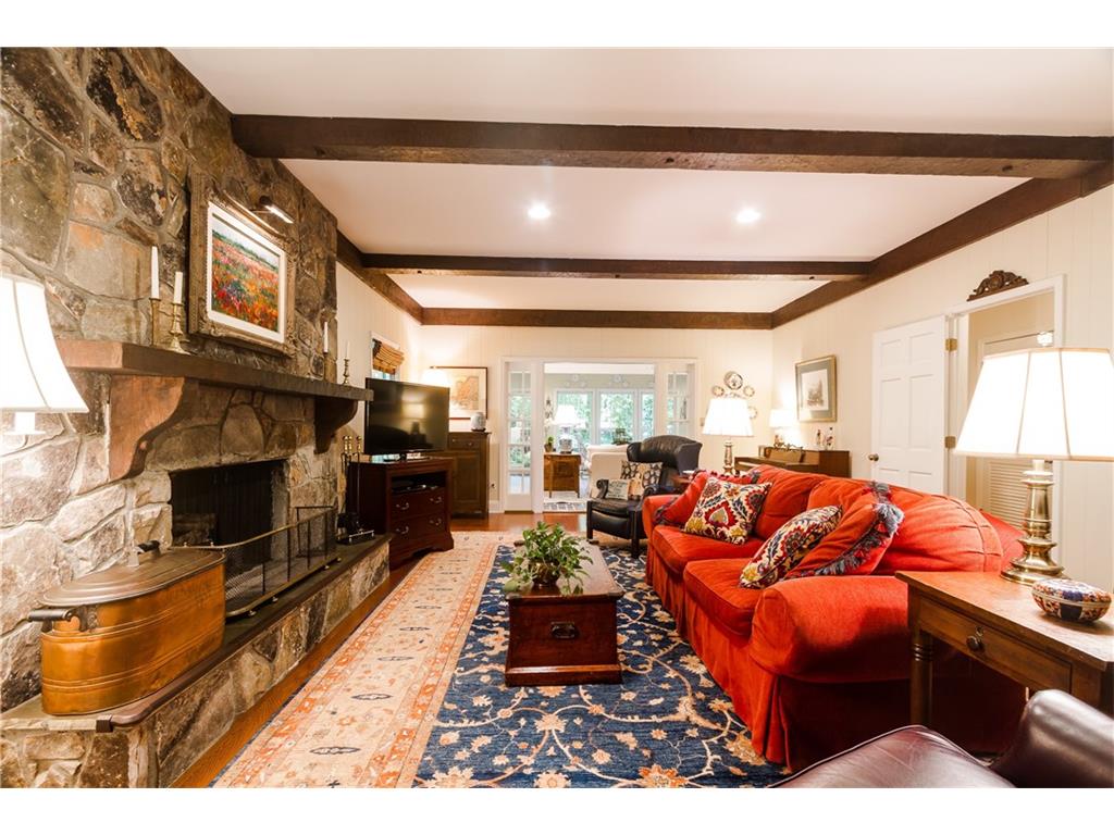 210 Old College Way, Sandy Springs, GA 30328