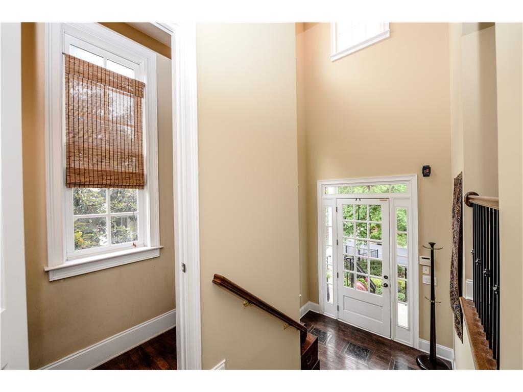 5935 Reddington Way, Sandy Springs, GA 30328