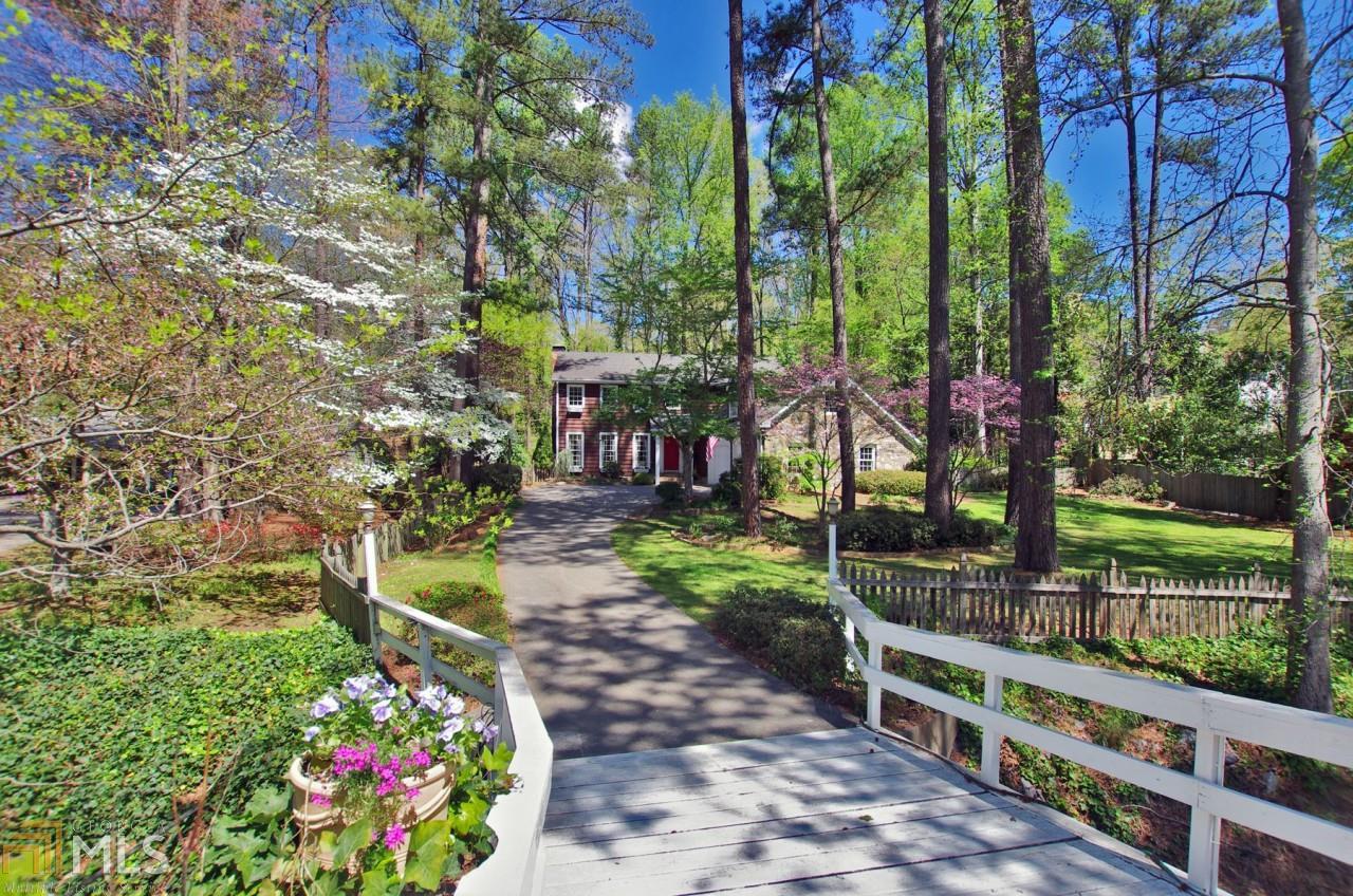 620 Hunters Branch Ln, Sandy Springs, GA 30328